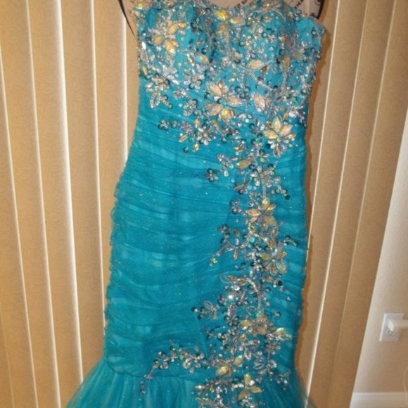 Turquoise Blue Strapless Embellished Fit & Flare Formal Go… - Picture 3 of 6